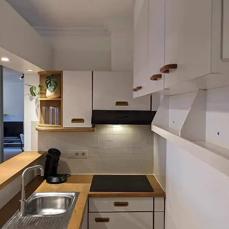 Appartement Vista Linda, Vlak Bij Zeedijk En Oostende