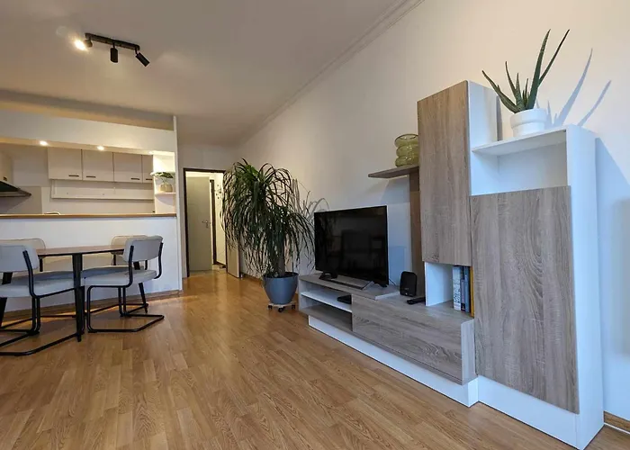 Vista Linda, Vlak Bij Zeedijk En *